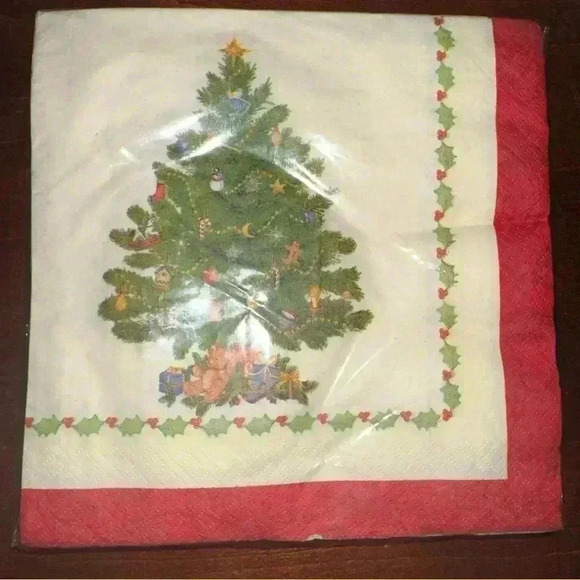 Lot Of 3 Vintage‎ Christmas Napkins-Christmas Tree/Santa/Poinsettes - Picture 4 of 5